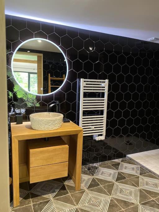 Le Clos Dauphinais Chez Laurette Quevert Luaran gambar