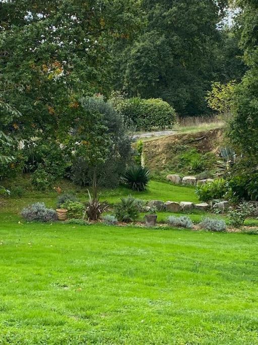 Le Clos Dauphinais Chez Laurette Quevert Luaran gambar