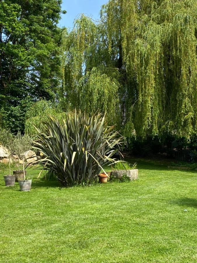 Le Clos Dauphinais Chez Laurette Quevert Luaran gambar